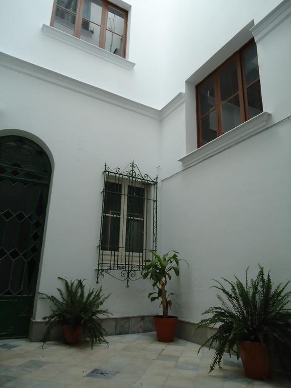 Martinez Montanes Guest house